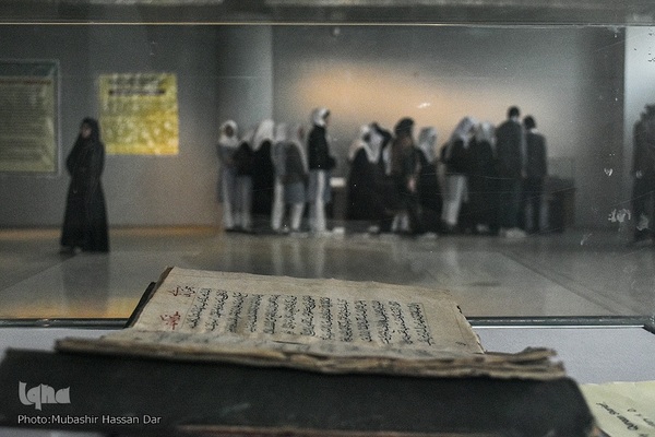 نمایشگاه نسخه‌های خطی قرآنی کمیاب و قدیمی در کشمیر هند