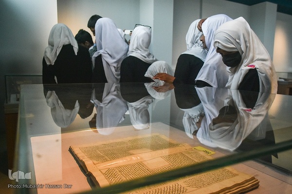 نمایشگاه نسخه‌های خطی قرآنی کمیاب و قدیمی در کشمیر هند