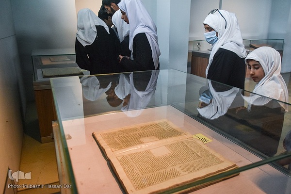 نمایشگاه نسخه‌های خطی قرآنی کمیاب و قدیمی در کشمیر هند