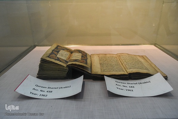 نمایشگاه نسخه‌های خطی قرآنی کمیاب و قدیمی در کشمیر هند