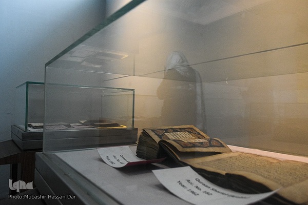 نمایشگاه نسخه‌های خطی قرآنی کمیاب و قدیمی در کشمیر هند