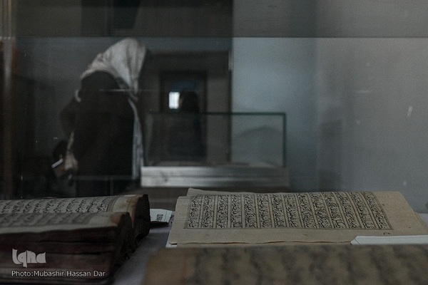 نمایشگاه نسخه‌های خطی قرآنی کمیاب و قدیمی در کشمیر هند
