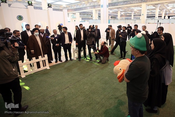 بازدید حجت‌الاسلام والمسلمین سیدابراهیم رئیسی، رئیس‌جمهور از سی‌اُمین نمایشگاه بین‌المللی قرآن کریم