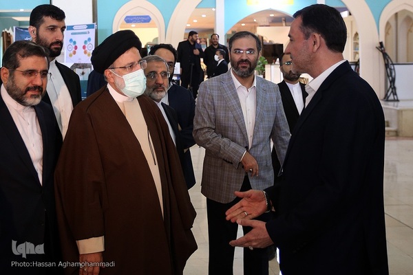 بازدید حجت‌الاسلام والمسلمین سیدابراهیم رئیسی، رئیس‌جمهور از سی‌اُمین نمایشگاه بین‌المللی قرآن کریم