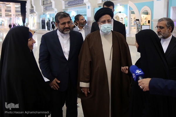 بازدید حجت‌الاسلام والمسلمین سیدابراهیم رئیسی، رئیس‌جمهور از سی‌اُمین نمایشگاه بین‌المللی قرآن کریم