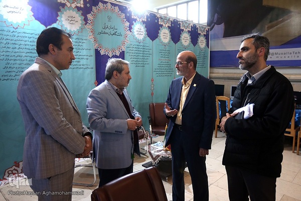 بازدید حسن مسلمی نایینی، رییس جهاد دانشگاهی از نمایشگاه بین المللی قرآن کریم