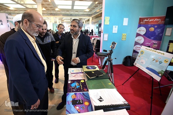بازدید حسن مسلمی نایینی، رییس جهاد دانشگاهی از نمایشگاه بین المللی قرآن کریم