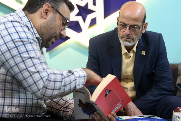 بازدید حسن مسلمی نایینی، رییس جهاد دانشگاهی از نمایشگاه بین المللی قرآن کریم