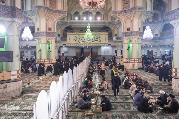 سفره افطار 2هزار نفری در شب ولادت امام حسن مجتبی (ع)