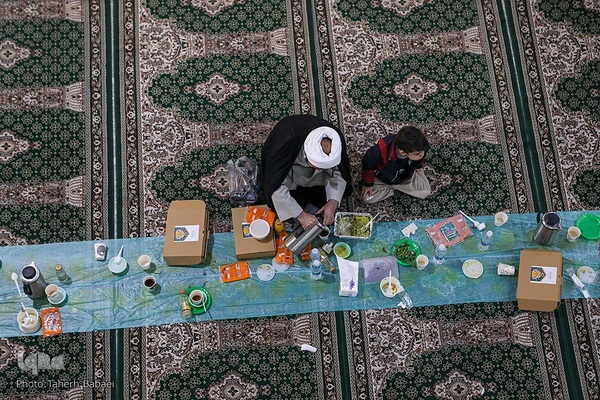 سفره افطار 2هزار نفری در شب ولادت امام حسن مجتبی (ع)