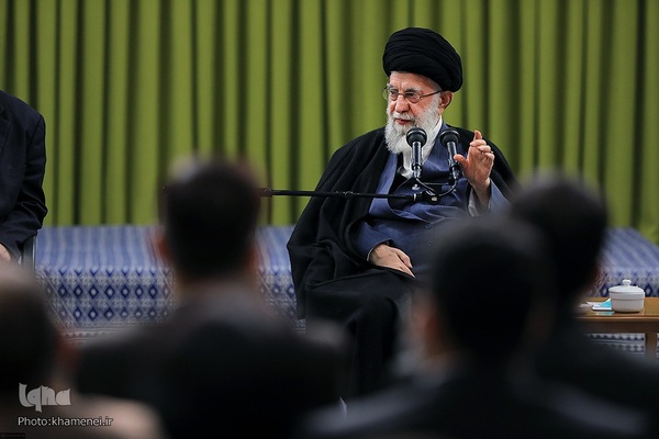 دیدار شاعران و اساتید ادبیات فارسی