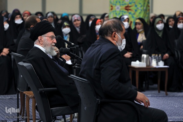 دیدار شاعران و اساتید ادبیات فارسی