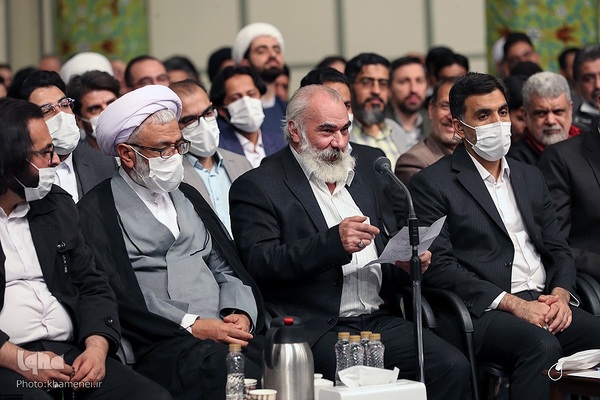 دیدار شاعران و اساتید ادبیات فارسی