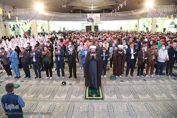 ضیافت افطاری «امام مهربانی‌ها» ویژه ۲۰۰۰ دانش آموز همدانی