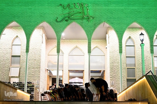 اقامه نماز جماعت مسلمانان جهان در رمضان