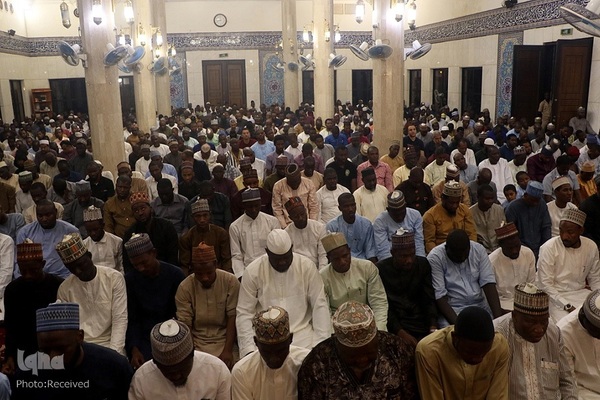 اقامه نماز جماعت مسلمانان جهان در رمضان