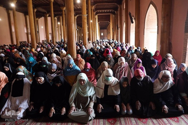 اقامه نماز جماعت مسلمانان جهان در رمضان