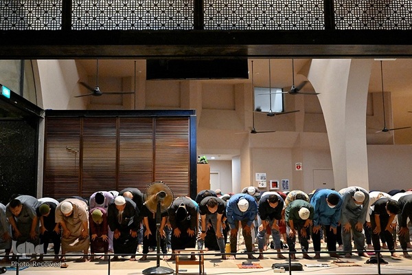 اقامه نماز جماعت مسلمانان جهان در رمضان