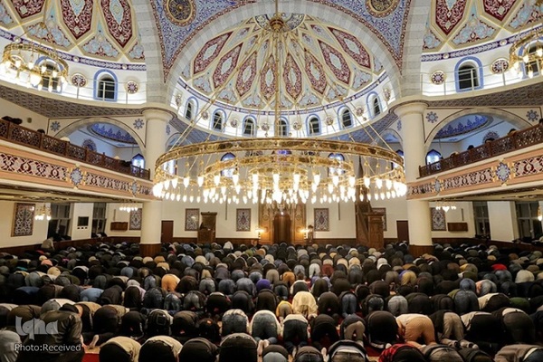 اقامه نماز جماعت مسلمانان جهان در رمضان