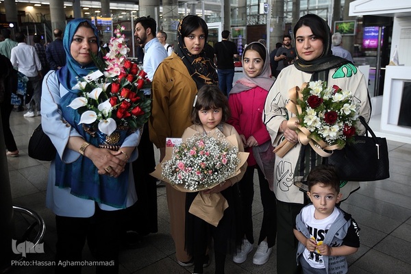 بازگشت یونس شاهمرادی، قهرمان مسابقات بین‌المللی قرآن و اذان «عطر الکلام» عربستان به ایران