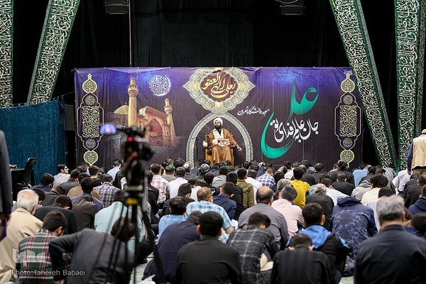 مراسم شب نوزدهم ماه رمضان در دانشگاه تهران