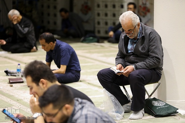 مراسم شب نوزدهم ماه رمضان در دانشگاه تهران