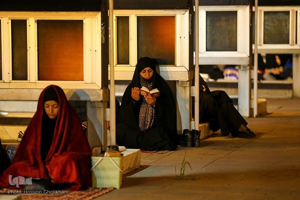 مراسم احیای شب نوزدهم ماه مبارک رمضان رمضان در آستان مقدس امامزاده حسین(ع) قزوین
