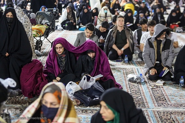 مراسم احیای شب نوزدهم ماه مبارک رمضان در حرم منور رضوی