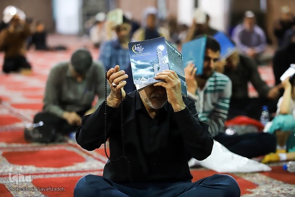 مراسم احیای شب نوزدهم ماه مبارک رمضان در مصلی اهواز