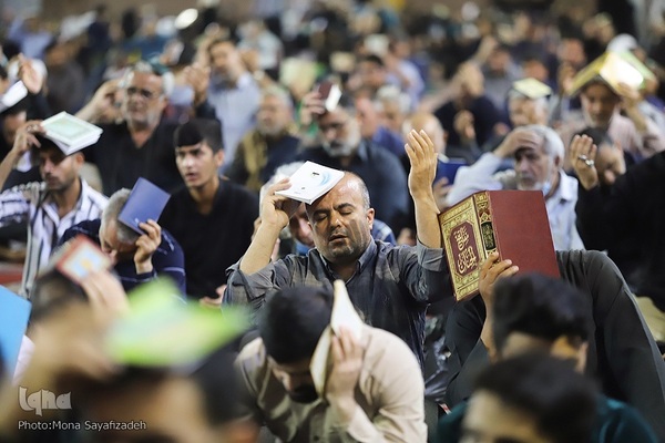 مراسم احیای شب نوزدهم ماه مبارک رمضان در مصلی اهواز