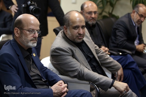 دیدار جمعی از اعضای فراکسیون قرآن و عترت مجلس شورای اسلامی با وزیر فرهنگ و ارشاد اسلامی