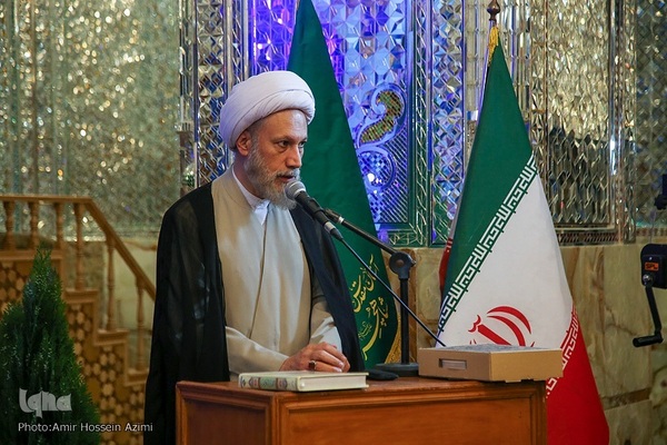 نشست جامعه قرآنی استان فارس با نماینده ولی‎فقیه در استان
