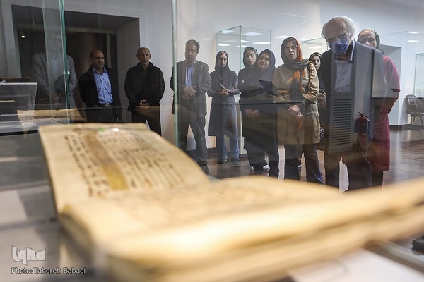 نمایشگاه «جلوه‌های بهار در نسخ خطی قرآن کریم»