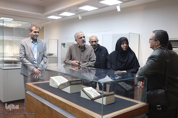 نمایشگاه «جلوه‌های بهار در نسخ خطی قرآن کریم»