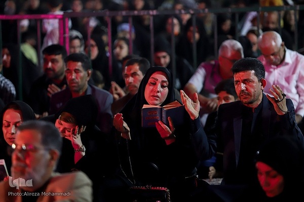 مراسم احیای شب بیست و یکم ماه مبارک رمضان  در حرم علی بن مهزیار اهواز