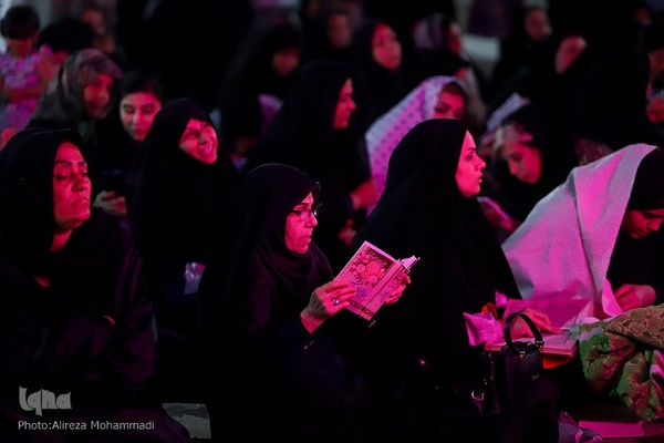 مراسم احیای شب بیست و یکم ماه مبارک رمضان  در حرم علی بن مهزیار اهواز