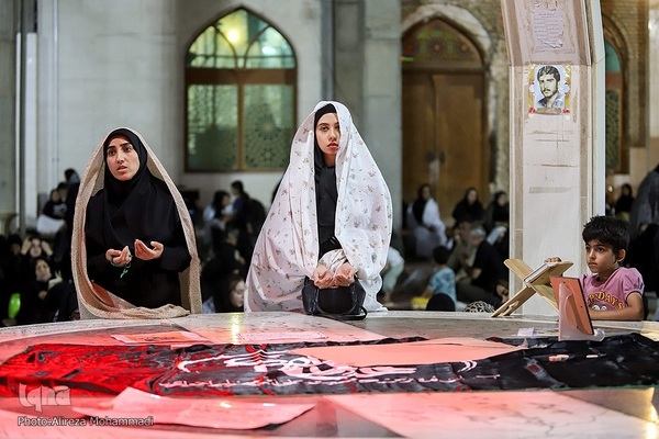 مراسم احیای شب بیست و یکم ماه مبارک رمضان  در حرم علی بن مهزیار اهواز