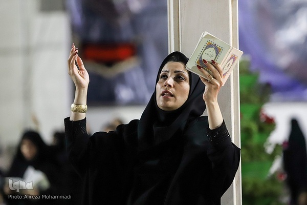 مراسم احیای شب بیست و یکم ماه مبارک رمضان  در حرم علی بن مهزیار اهواز