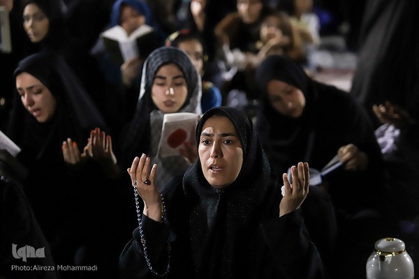 مراسم احیای شب بیست و یکم ماه مبارک رمضان  در حرم علی بن مهزیار اهواز