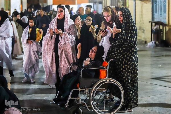 مراسم احیای شب بیست و یکم ماه مبارک رمضان  در حرم علی بن مهزیار اهواز