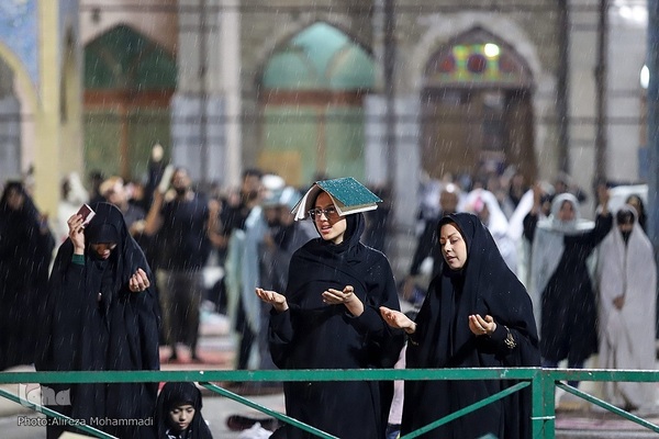 مراسم احیای شب بیست و یکم ماه مبارک رمضان  در حرم علی بن مهزیار اهواز