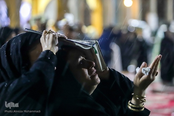 مراسم احیای شب بیست و یکم ماه مبارک رمضان  در حرم علی بن مهزیار اهواز