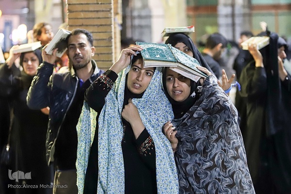 مراسم احیای شب بیست و یکم ماه مبارک رمضان  در حرم علی بن مهزیار اهواز