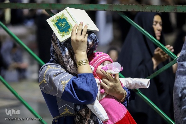 مراسم احیای شب بیست و یکم ماه مبارک رمضان  در حرم علی بن مهزیار اهواز