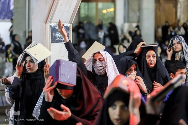 مراسم احیای شب بیست و یکم ماه مبارک رمضان  در حرم علی بن مهزیار اهواز