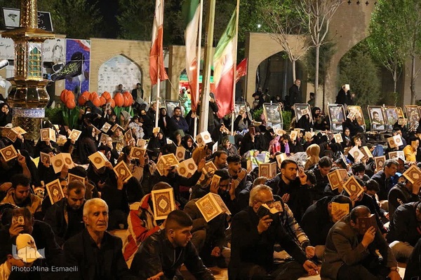 مراسم احیای شب بیست و یکم ماه مبارک رمضان در گلزار شهدای اراک