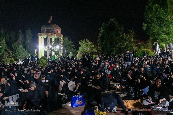 مراسم احیای شب بیست و یکم ماه مبارک رمضان در دانشگاه آزاد اسلامی شهرستان کرج