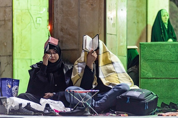 مراسم احیای شب بیست و یکم ماه مبارک رمضان در دانشگاه آزاد اسلامی شهرستان کرج