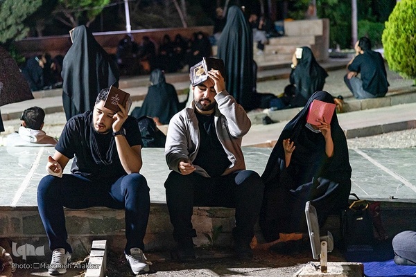 مراسم احیای شب بیست و یکم ماه مبارک رمضان در دانشگاه آزاد اسلامی شهرستان کرج