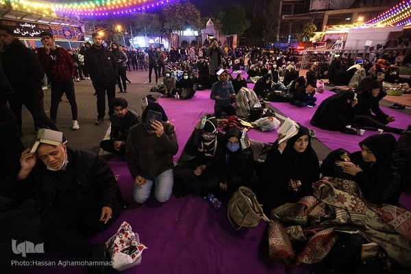 مراسم احیای شب ۲۳ ماه مبارک رمضان در مسجد امام صادق (ع) میدان فلسطین